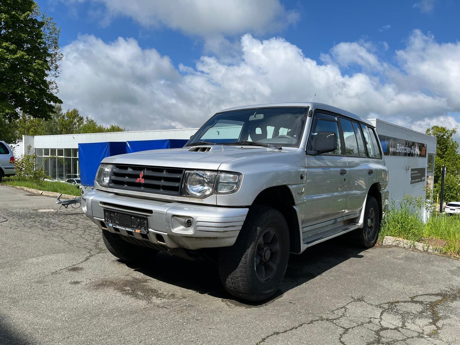 Abbildung des Autos Mitsubishi Pajero 2,5TD …