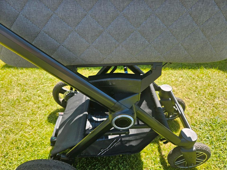 Kinderwagen Hartan Viva GTR Olive Grün in Wesel