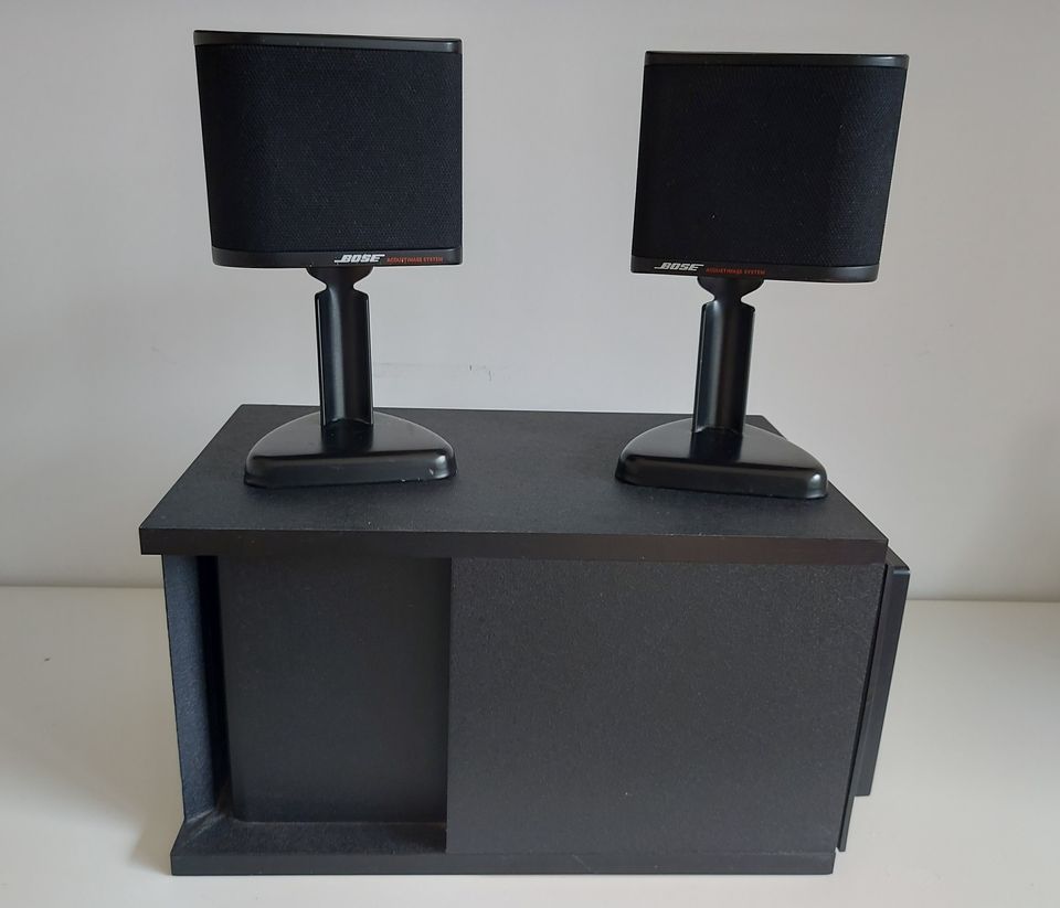 Bose Acoustimass® 3 Series II mit Ständer in Neuss