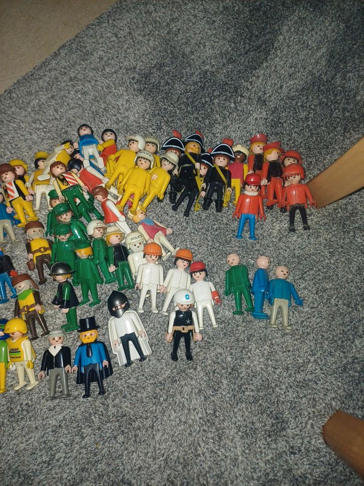 Konvolut Playmobil Figuren von 1974 in Gütersloh