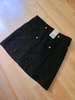 NEU! | H&M | Rock | schwarz | Größe: 38 | goldene Knöpfe Hessen - Taunusstein Vorschau