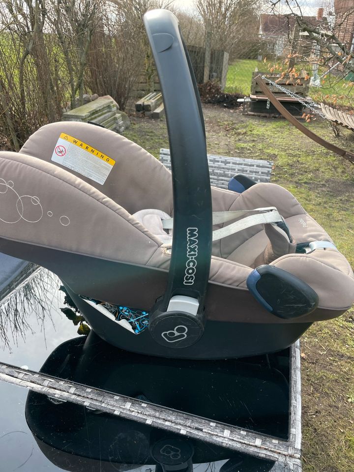 Maxi Cosi Isofix Kindersitz Babyschale newborn Autositz braun in Samswegen