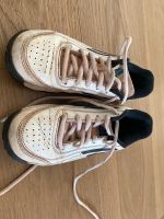 Tennisschuhe draußen Adidas Gr. 31 weiß Stuttgart - Sillenbuch Vorschau