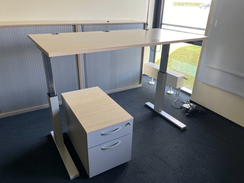 ❗️180x TOP Hydraulischer Tisch Steelcase Ahorn Silber/ Büro SET/ Sideboard/ Aktenschrank/ Wertfachschrank/ Bürospind/ elektrisch höhenverstellbare Schreibtische/ Stehtische/ Rollcontainer/ Büromöbel in Linden