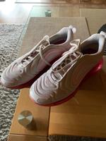 Nike Air 720 Damen Sneaker Gr.39 Niedersachsen - Söhlde Vorschau