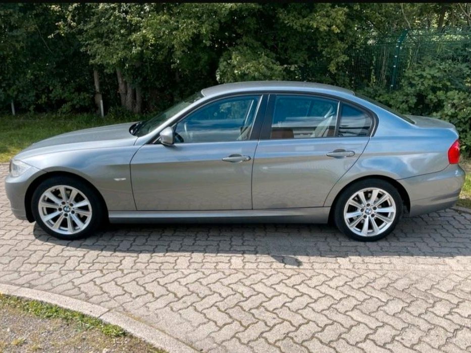 BMW E90 318D Automatik top Zustand in Ludwigslust