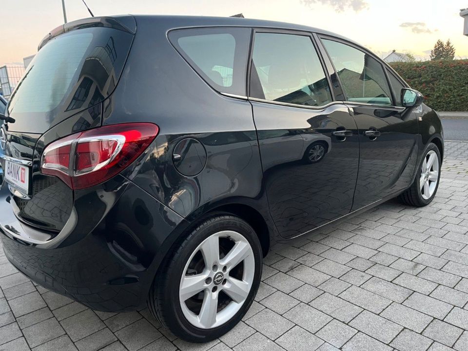 OPEL MERIVA B AUTOMATIK - LED-T - SHZ - KAMERA in Obertshausen