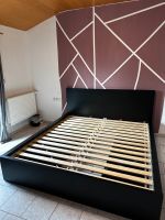 Schlafzimmer Malm (Bett, Nachtschränke, Kommode) Niedersachsen - Dedelstorf Vorschau