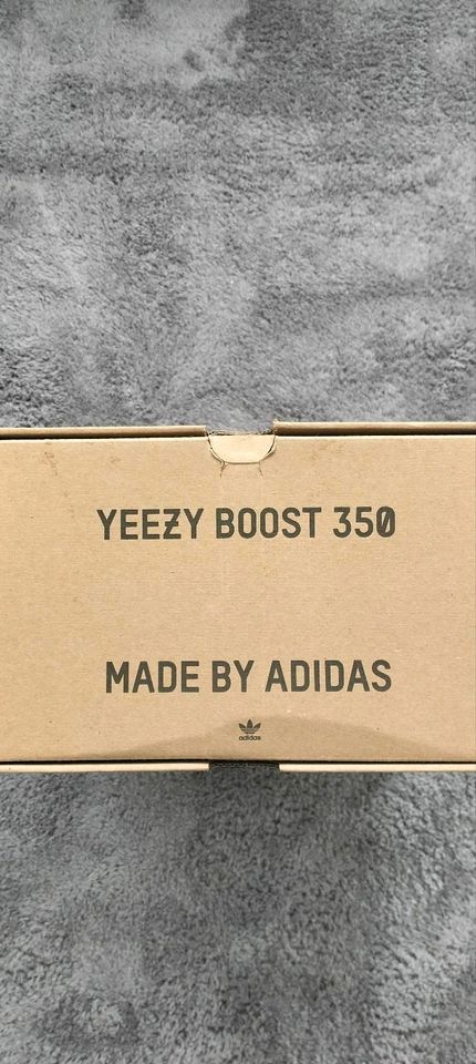 Yeezy Boost 350 V2 Made by Adidas in Wedel