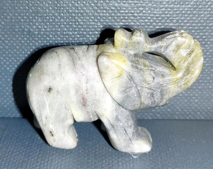 Natur-/Mineralstein Elefantenfigur in Köln