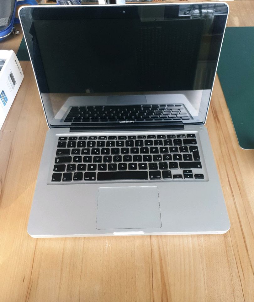 MacBook Pro Intel i5 Prozessor 4GB RAM SSD 256GB inkl Ovp in Lahntal