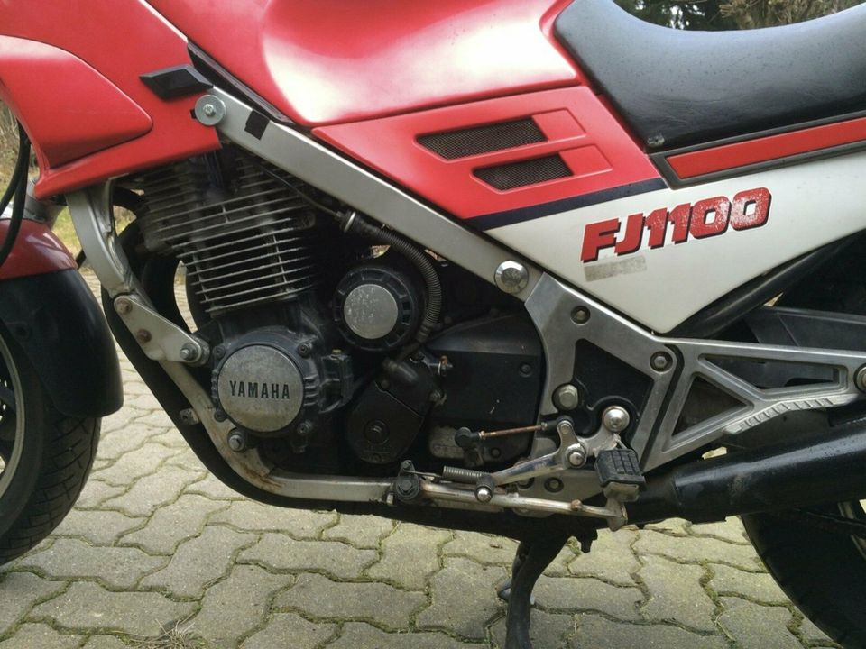 Yamaha FJ 1100 in Rosengarten