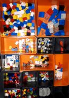 LEGO Kleinteile und Figuren in Kategorien sortiert mit Kästen Nordrhein-Westfalen - Siegen Vorschau