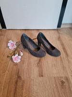 NEU Pumps von Tamaris, Gr. 38, grau Nordrhein-Westfalen - Erkelenz Vorschau