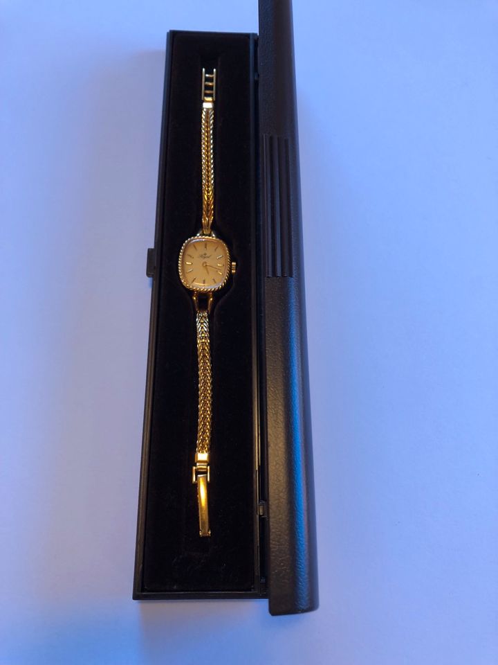 Damen Armbanduhr Royal  von ca.1982 in Zetta