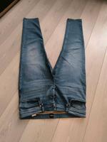 Neuwertige Boss Jeans Gr W 36 L32 Baden-Württemberg - Kornwestheim Vorschau