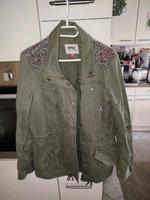 Only Parker gr L Khaki Top Zustand Köln - Höhenberg Vorschau