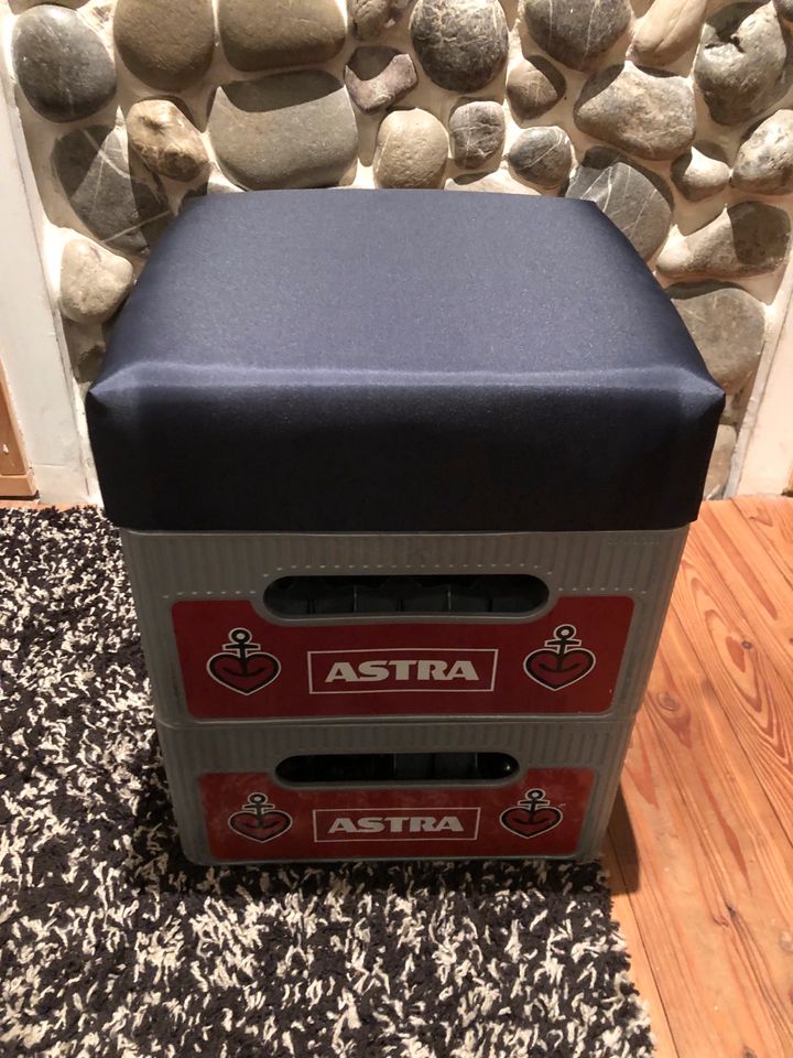 Sitzauflagen Astra Bier Kiste in Köln