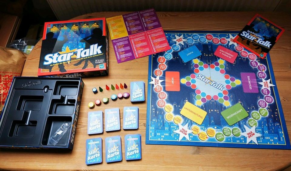 Brettspiel Star Talk Hasbro Prominente Quiz Kunst Sport in Krummbek