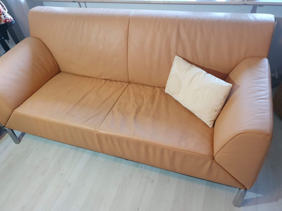 2x Jori Pacific 2,5-Sitzer-Sofa aus beige/cognac/ocker Leder in Essenheim