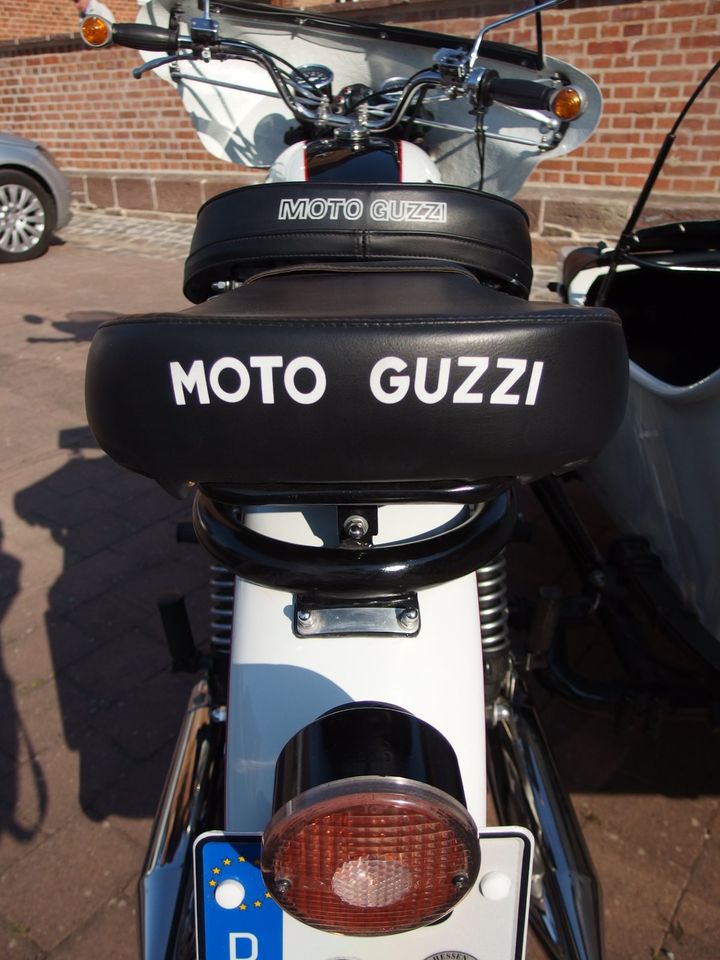 Moto Guzzi V7 Special Gespann in Grebenstein