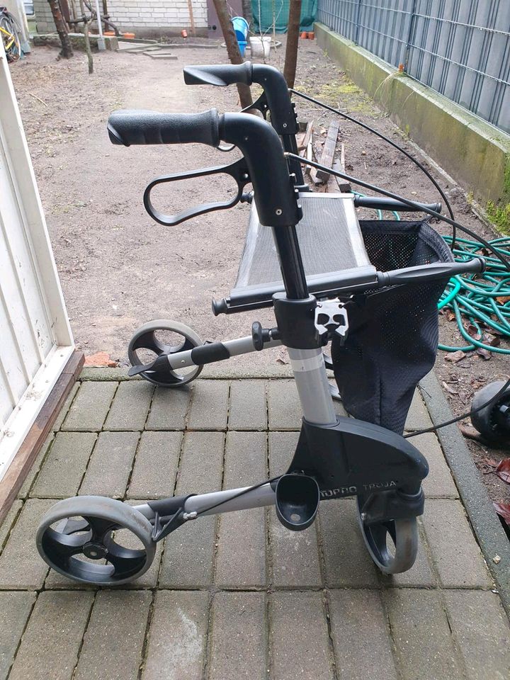 Rollator Topro Troja-S WIE NEU in Berlin