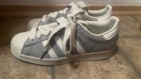 Adidas Superstar – Grau/Weiß mit silbernem Schriftzug – Größe 40 Bayern - Füssen Vorschau