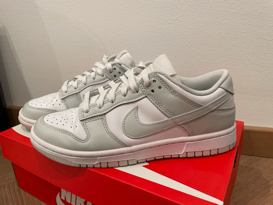 Nike Dunk Low Grau/Weiß Gr. 40 in Bielefeld