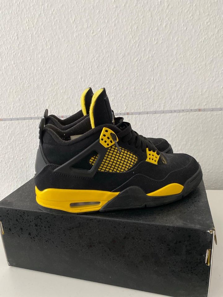 Air Jordan 4 yellow Thunder gr 42.5 ORIGINAL in Lübeck