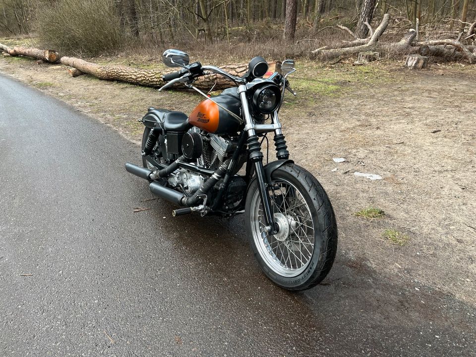 Harley Davidson, Dyna,  Superglide Custom, Twin Cam 88cui in Berlin