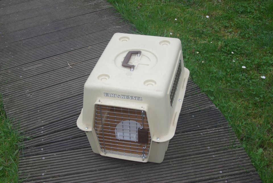 Transportbox für kleine Hunde, Katzen oder Kaninchen in Kabelsketal