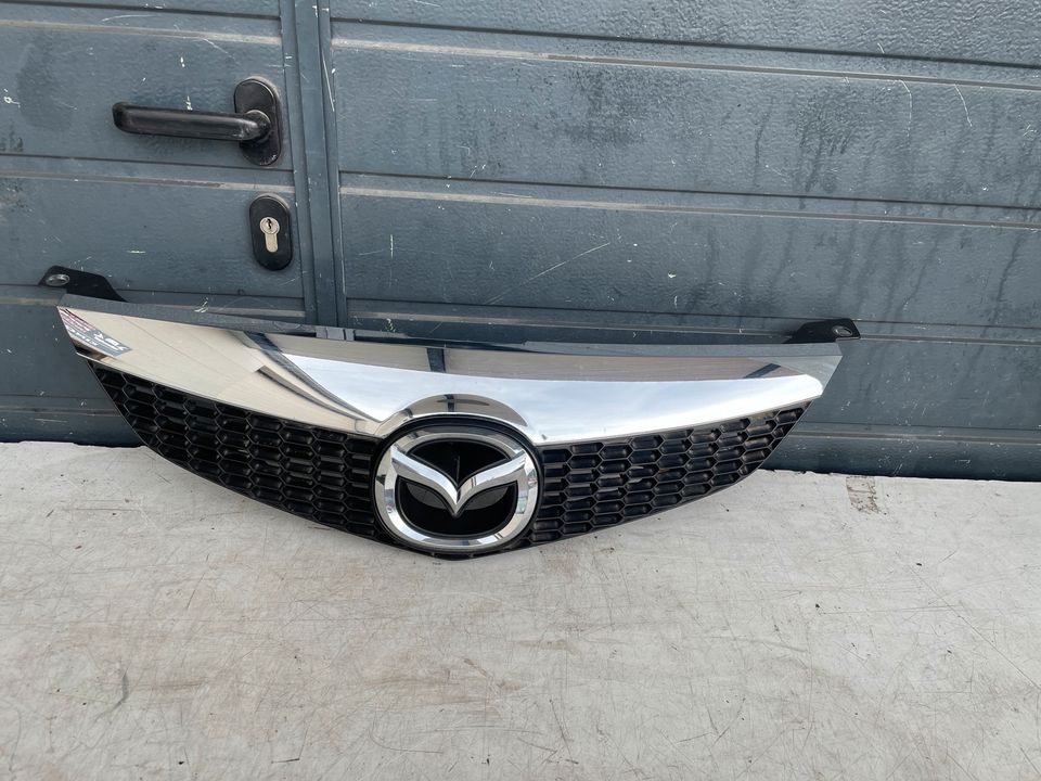 Mazda 6 Kühlergrill Frontgrill GR1L50712 Chrom 02-07 Bj. in Bönnigheim