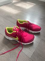 Sneaker Turnschuhe Nike pink 38 Nordrhein-Westfalen - Nettetal Vorschau