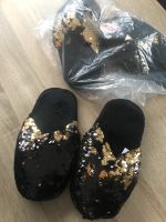 2 Stk Paar Hausschuhe Pantoffel 36 37 Depot Schwarz Gold Pailette Nordrhein-Westfalen - Stolberg (Rhld) Vorschau