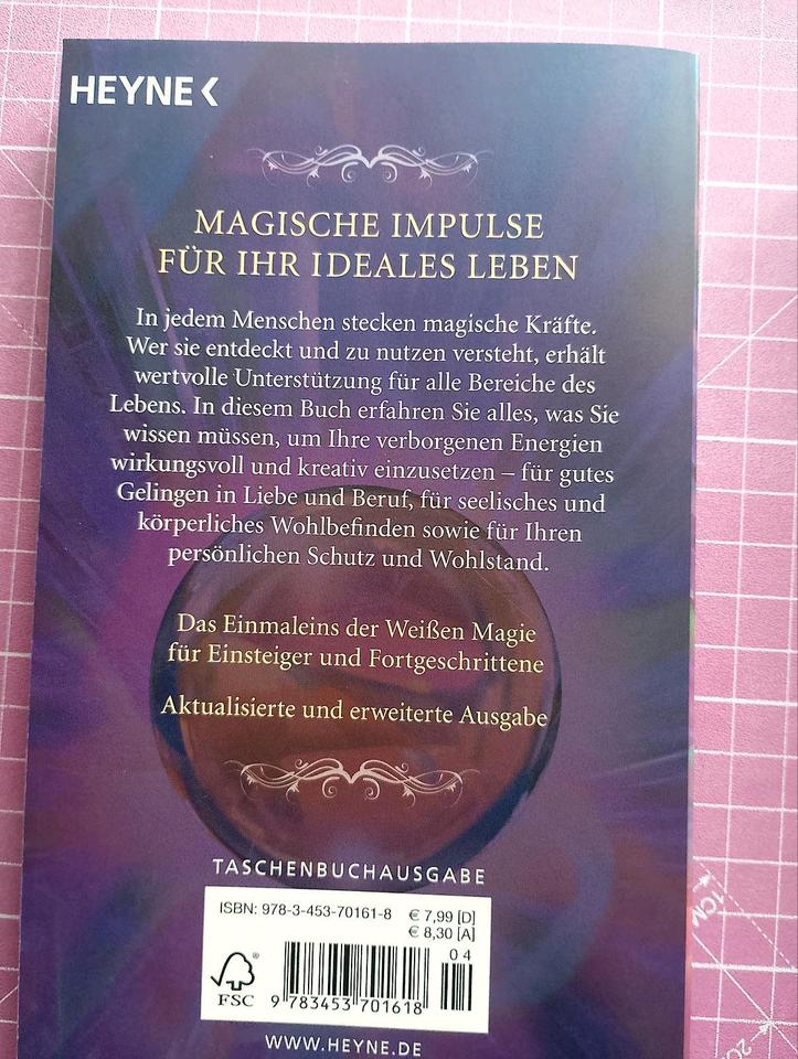 Claire Magie der Hexen Basiswissen weiße Magie Hausputz Buch in Riesbürg