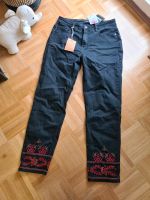 Desigual Jeans in schwarz mit roter Stickerei 40 Hessen - Hünstetten Vorschau