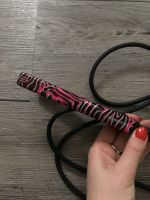 Mini Glätteisen Elektronik Haarglätter von Remington pink,wie neu Hessen - Herborn Vorschau