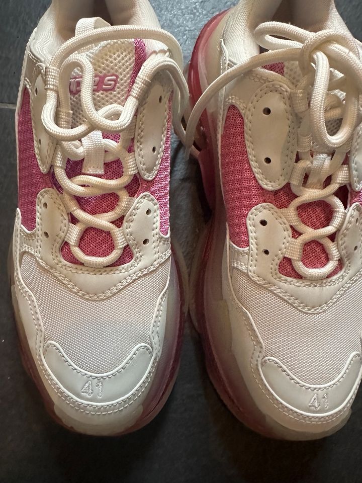 Balenciaga Triple S Sneakers 41 White Pink Weiß in München