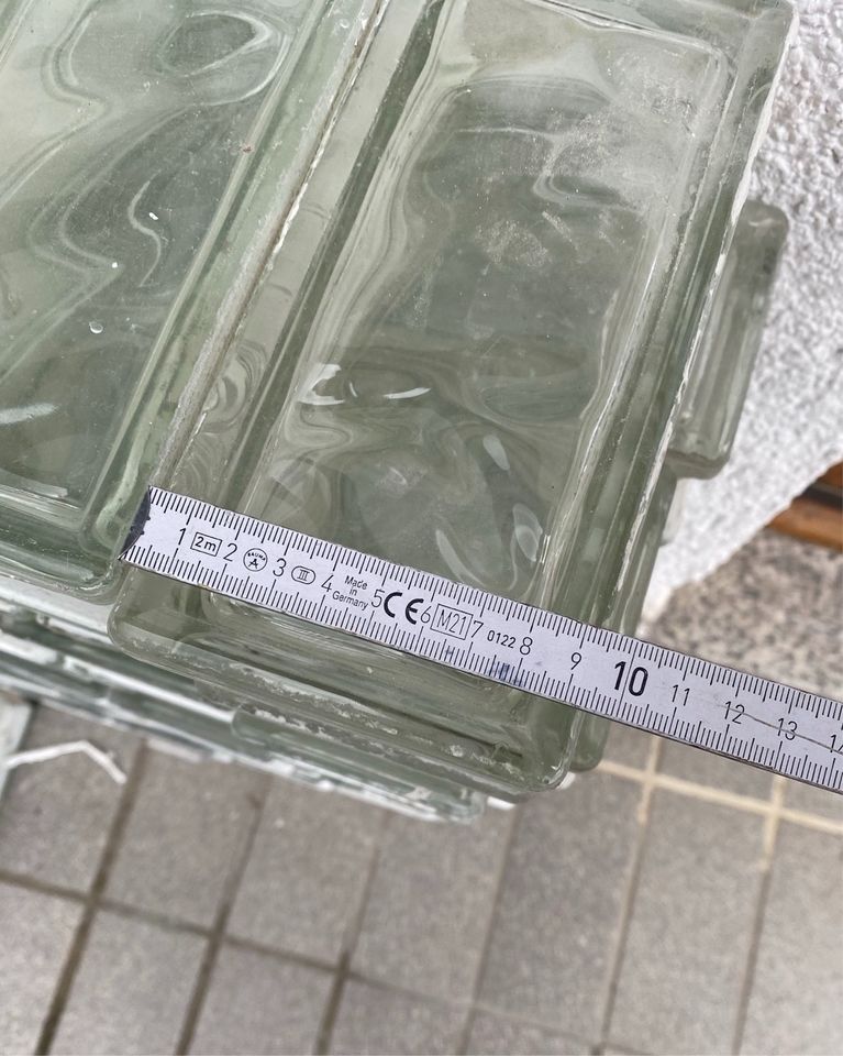 Über 180 Glasbausteine 20x9,5cm in Hüffenhardt