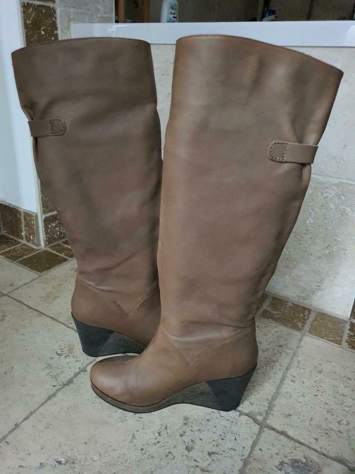 SCHOLL Stiefel Echleder Weitschaft Keilabsatz Gr. 41, NEU in Berlin -  Köpenick | eBay Kleinanzeigen ist jetzt Kleinanzeigen