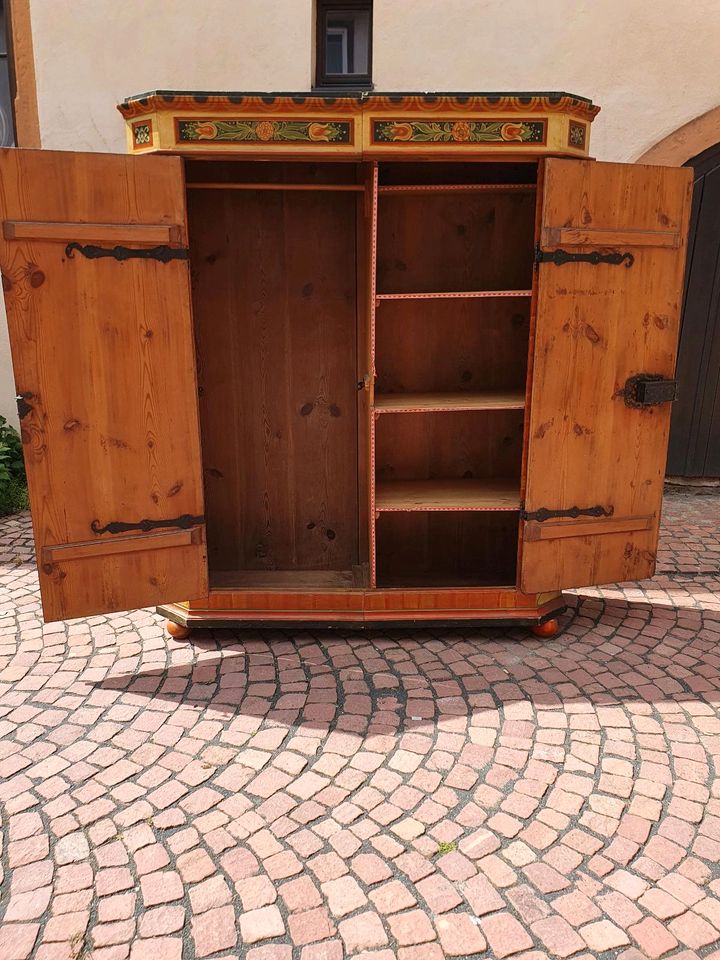 Bauernmöbel Möbel Barock Antiquitäten Kleiderschrank Schrank in Zellingen