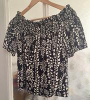 süßes Shirt, schwarz-weiß gemustert S / 36 / Innenstadt - Köln Altstadt Vorschau