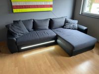 Modernes Sofa mit LED-Beleuchtung, 5 Kissen und Schlaffunktion Nordrhein-Westfalen - Bad Oeynhausen Vorschau