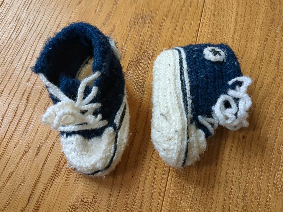 Babyschuhe Sneakers Wolle Neugeborene in Seubersdorf
