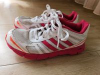 Adidas Hallenschuhe Turnschuhe Gr. 36/37 US 4,5 UK 4 Sachsen - Kitzscher Vorschau