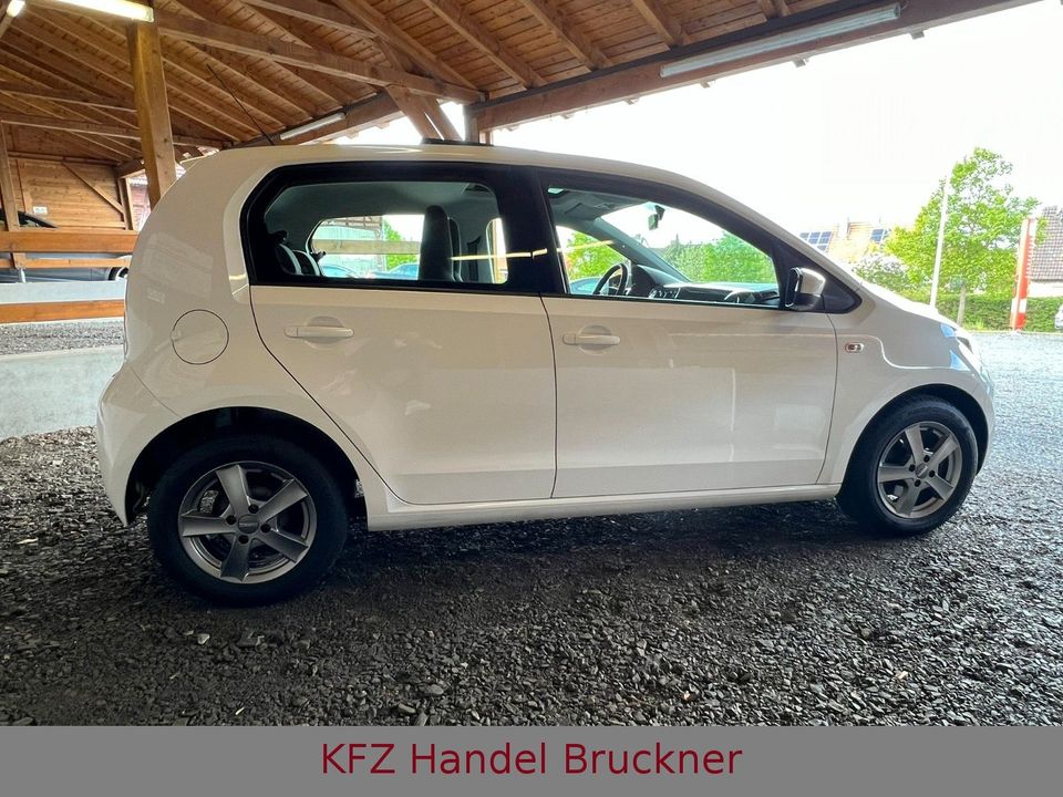 Volkswagen up! move up! BMT*PANORAMADACH*SHZ*75PS*2.HAND* in Wabern