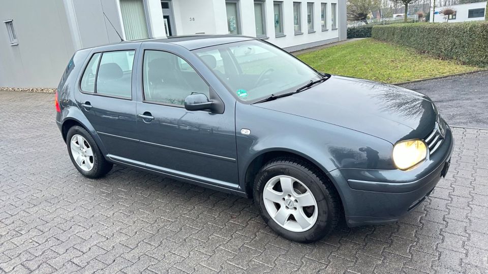 Volkswagen Golf IV Lim. Basis in Geldern