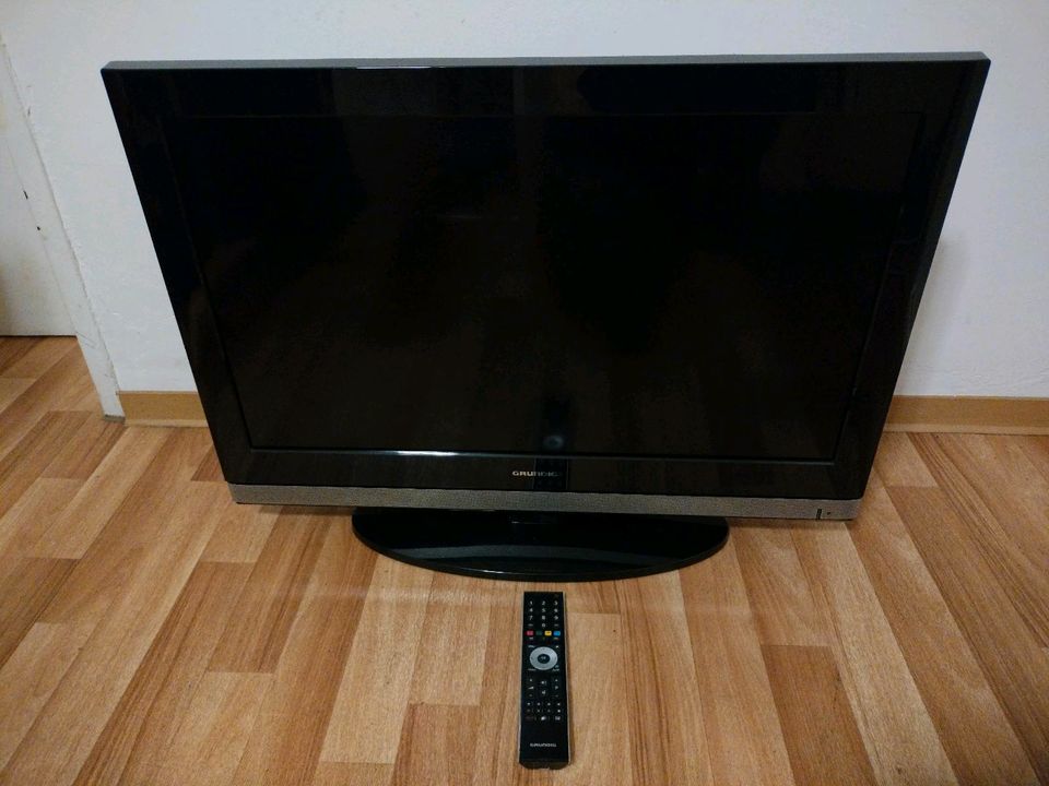 Fernseher GRUNDIG 32 VLC 6200 in Frankfurt am Main