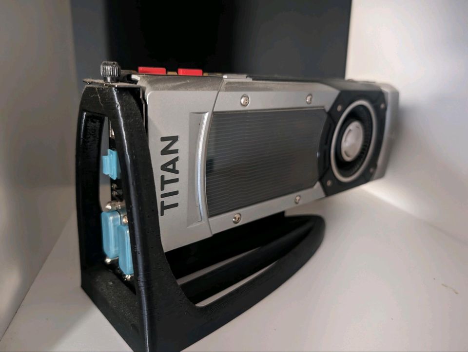 Nvidia Titan + GTX 970 Bundle in Bergrheinfeld
