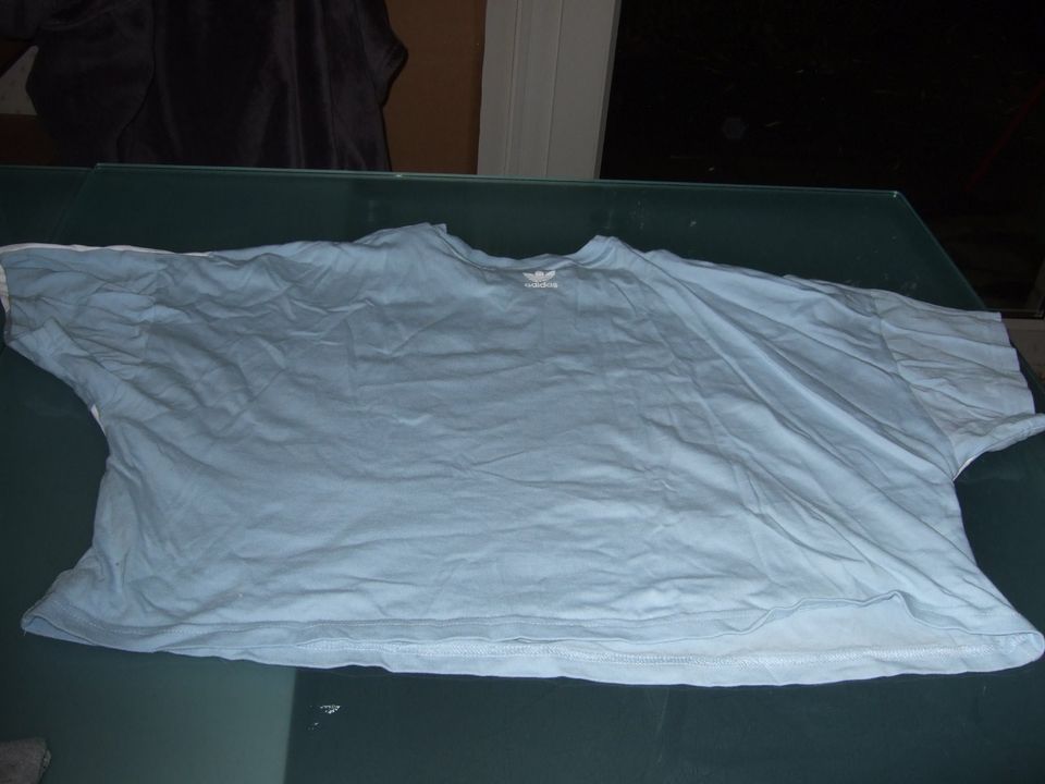 ADIDAS, kurzes weites Shirt, Größe 40 in Niederkrüchten